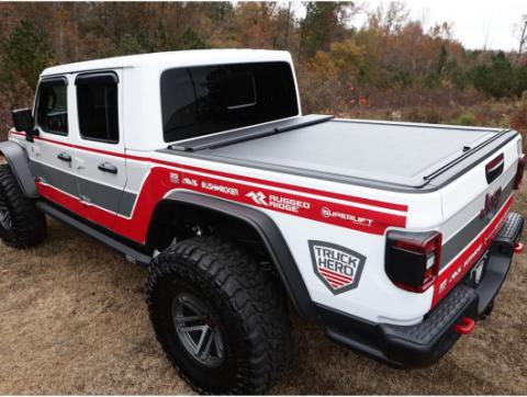 Armis Retractable Locking Bed Covr W/Trail Rails 20-Present Jeep Gladiator JT Rugged Ridge
