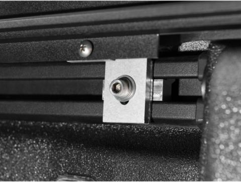 Armis Retractable Locking Bed Covr W/Trail Rails 20-Present Jeep Gladiator JT Rugged Ridge