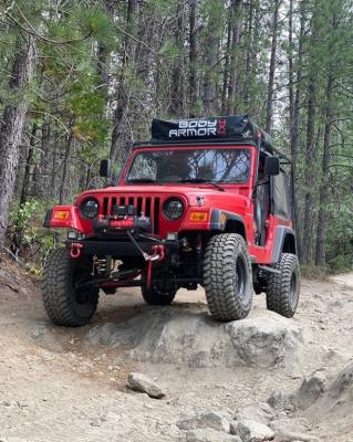 2.5 Inch Front / 2.5 Inch Rear Lift Springs w/ Shocks 97-06 Wrangler TJ Freedom Off-Road