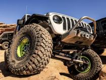 Tomahawk Frame Chop Front Bumper w/Bull Bar for Jeep JK, JL, JT Motobilt